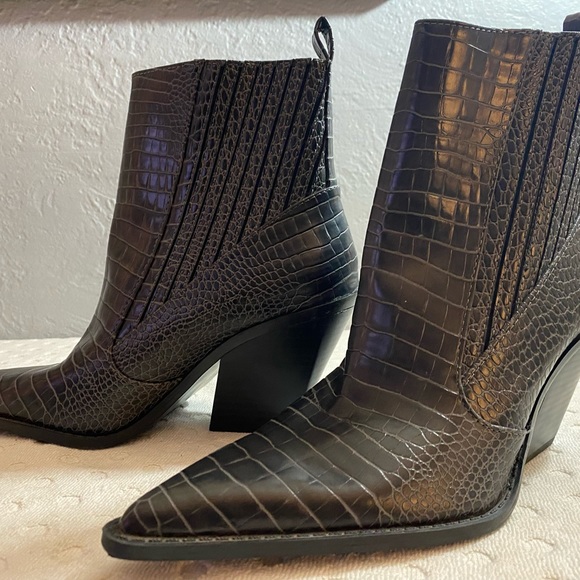 ZARA Reptile Pattern Dark Grey Cowboy Type Boot - Picture 9 of 16